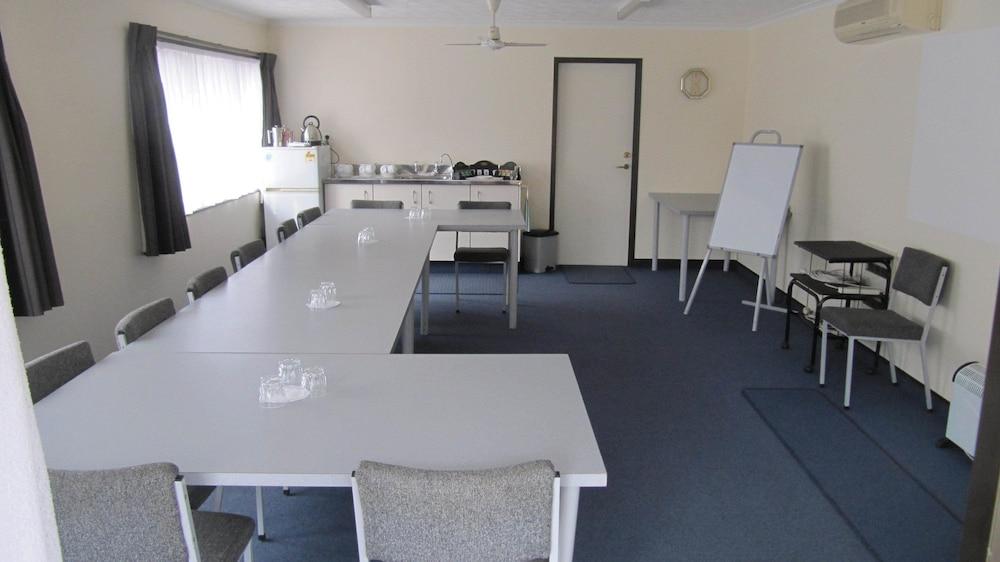 Palm City Motor Inn เนเปียร์ ภายนอก รูปภาพ