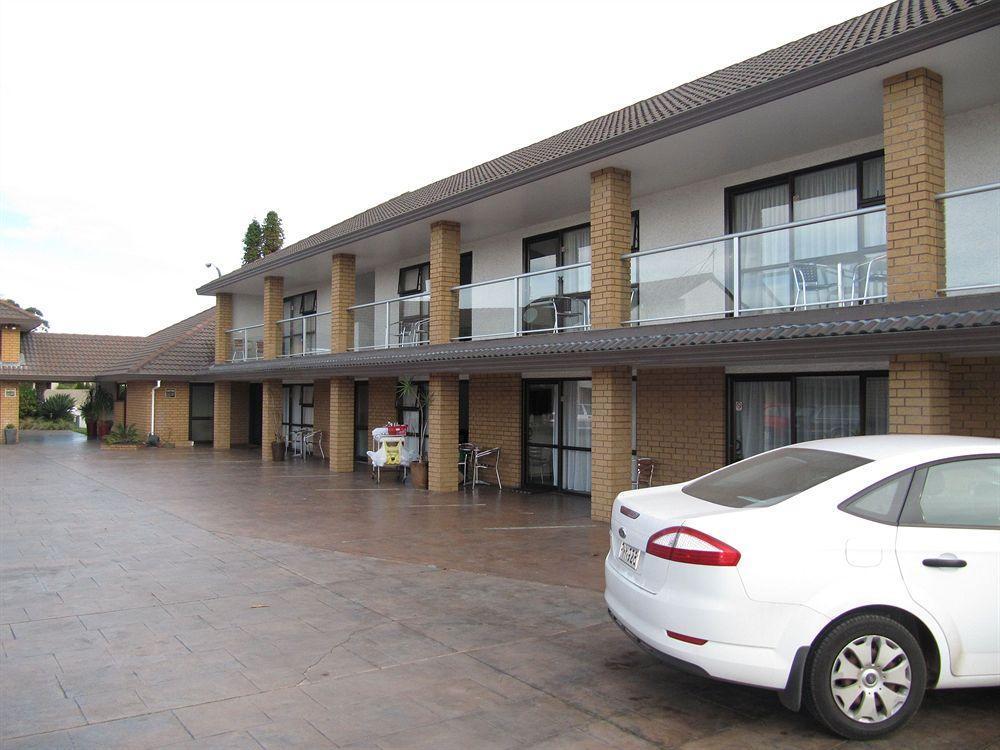 Palm City Motor Inn เนเปียร์ ภายนอก รูปภาพ