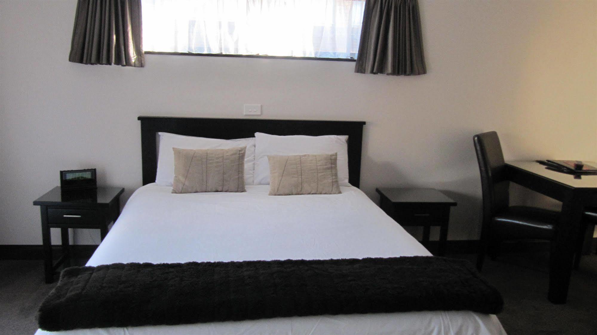 Palm City Motor Inn เนเปียร์ ภายนอก รูปภาพ